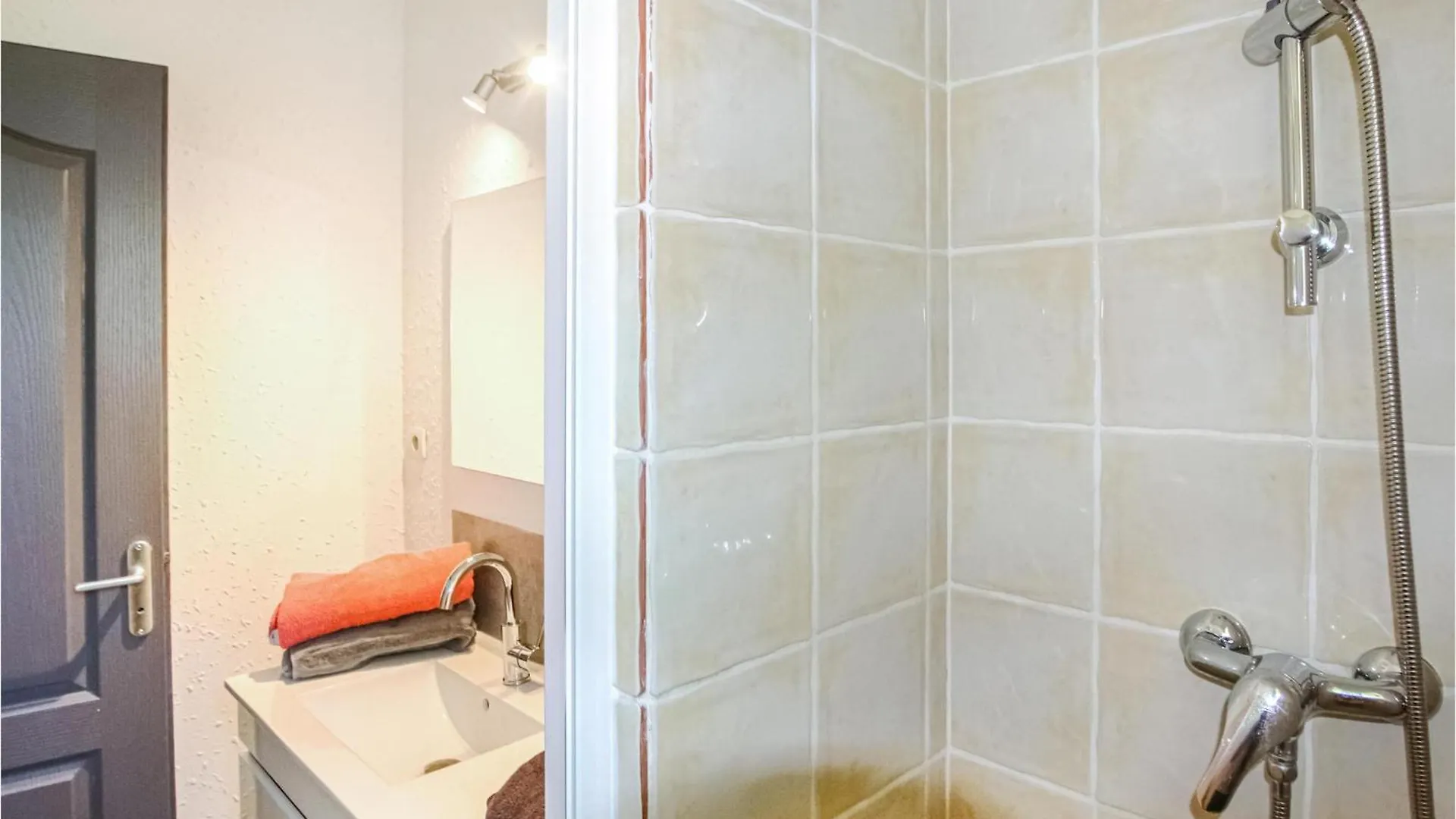 Beautiful Home In Grospierres With Wifi 0*,